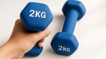 Manubri in neoprene blu da 2kg con impugnatura ergonomica antiscivolo, idea regalo fitness perfetta per allenamento in casa con forma esagonale anti-rotolamento