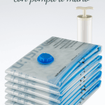 Sacchetti sottovuoto con pompa a mano Amazon Basics: set da 5 pezzi con pompa manuale, idea regalo del giorno per organizzazione domestica