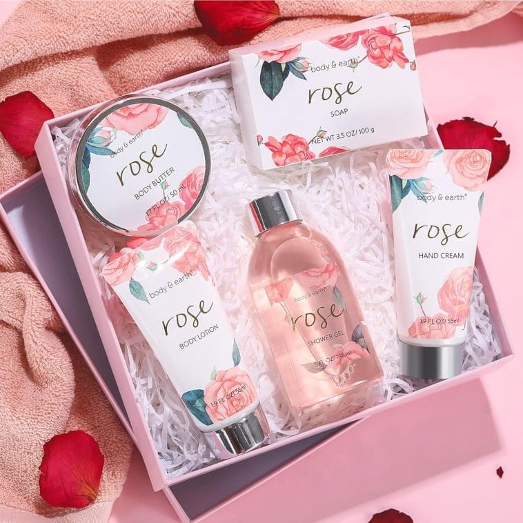 Set regalo donna BODY & EARTH rosa 5 pezzi: gel doccia, burro corpo, crema mani - idea regalo compleanno 2025