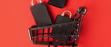 Offerte e sconti del Black Friday 2025 con carrelli e prodotti in promozione durante la Black Week.